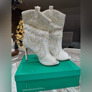 Lauren Lorraine Layla Embellished Boots in White/Gold 7.5